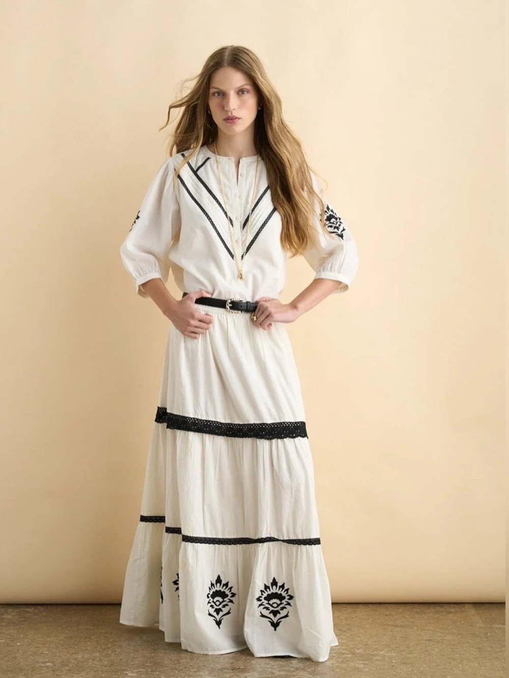 Sonmer White Bohemian Embroidered Maxi Dress with Black Trim Large